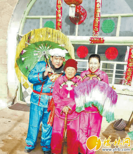 苏东荣：回家陪奶奶过年