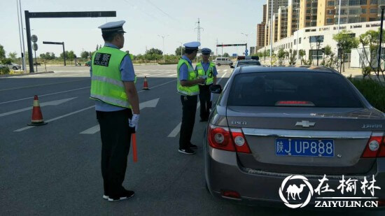 靖边交警端午小长假全员上路执勤保畅通