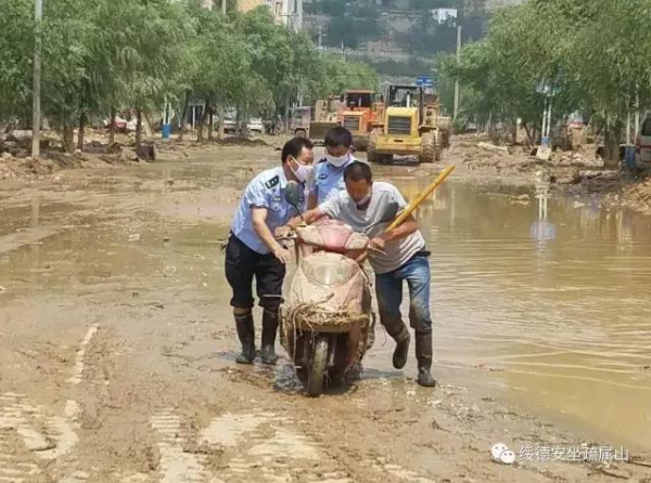 绥德辛店派出所民警：无愧于神圣的警徽