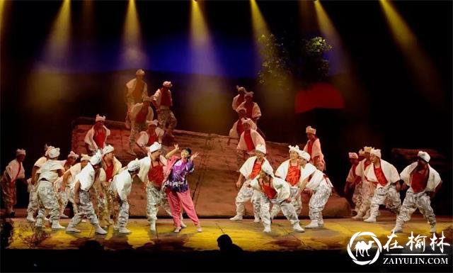 大型陕北秧歌剧《米脂婆姨绥德汉》在榆林市工人文化宫精彩<font color='red'>上演</font>