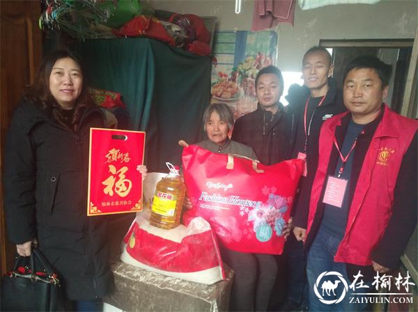 榆阳区望湖路社区携手慈善协会走访慰问困难户