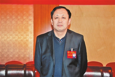 罗玉成代表：开通榆横公交线路