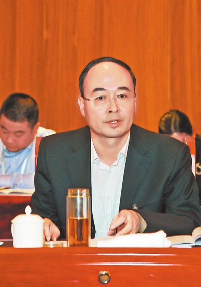 米脂县县长高寒：<font color='red'>全力</font>脱贫攻坚关注社会热点