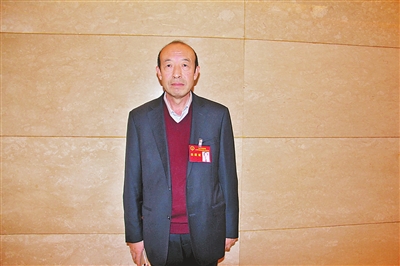 南山琳代表：加强校园周边食品安全管理