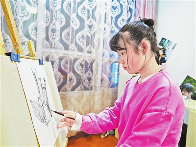米脂县“追梦女孩”常舒婷：用画笔描绘自强人生