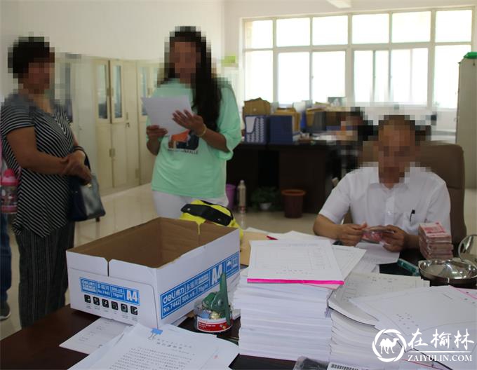 河南叶县：被拘第五天 家属送案款
