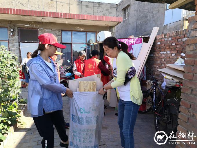 榆阳区望湖路社区：居民动手齐参与 老旧院落换新颜