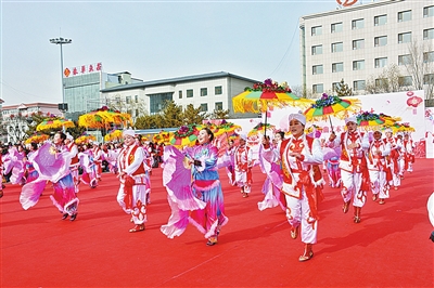 神木市举行“陕北年 看神木”杨家将文化戏曲艺术节<font color='red'>启动仪式</font>暨秧歌大赛