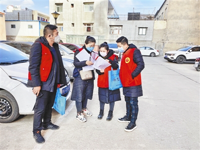 榆阳区朝阳路街道志愿者刘艳平：“只要有需要，我就在。”