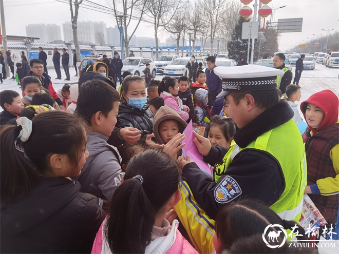 “122交通安全宣传日”榆林靖边交警交通安全宣传“遍地开花”