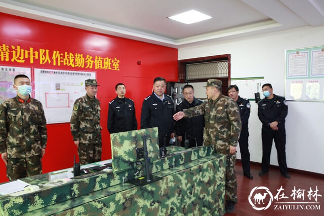 李学恩副县长春节前走访慰问基层所队和离退休老同志