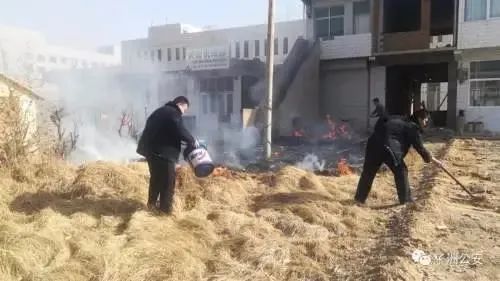 子洲县一小女孩放鞭炮引燃隔壁院落杂草