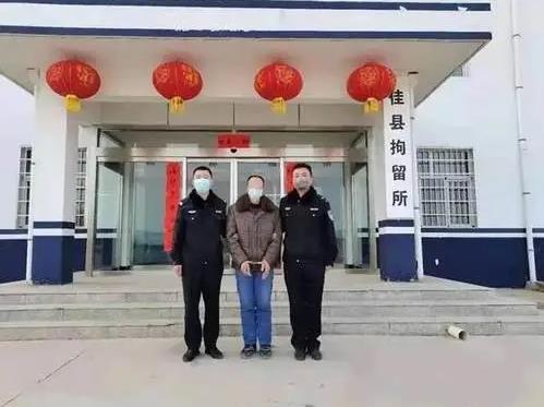 佳县一57岁男子因不满选举结果报假警称百亩柏树林被毁