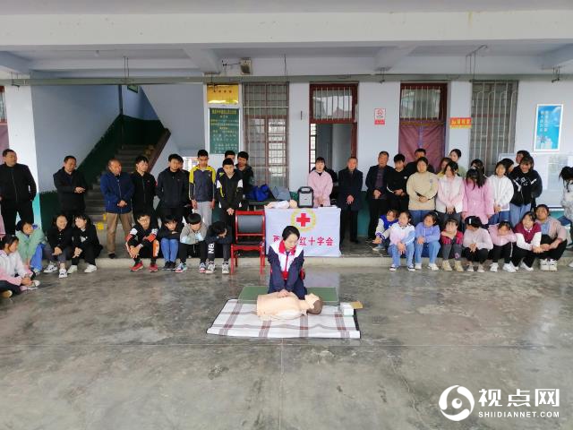 汉中市西乡县隆基中学举行红十字会急救知识培训