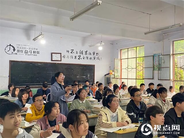 西乡县教研室赴高川镇初级中学开展教学视导及送教送培活动