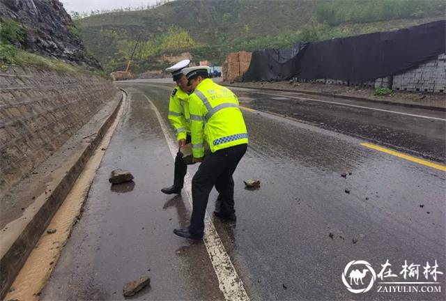 清涧公安:风雨同舟“警”相随,防汛抢险冲在前