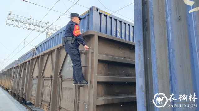 靖边东站派出所多措并举筑牢安全屏障