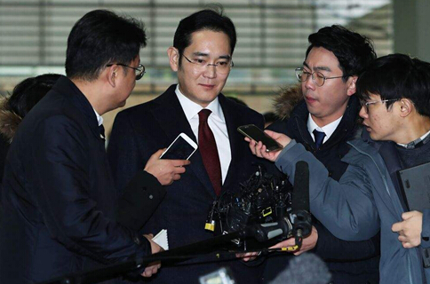 三星掌门人李在镕被批捕 涉向朴槿惠行贿