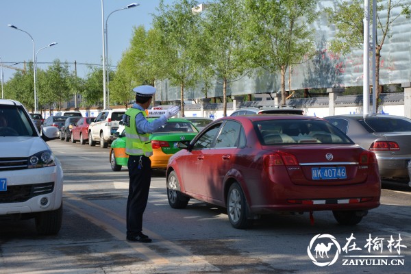 护航高考 靖边百余名交警在行动