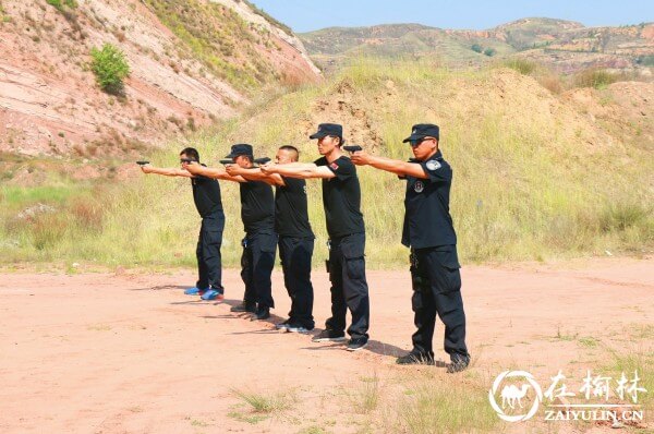 府谷公安巡特警大队开展实弹射击训练