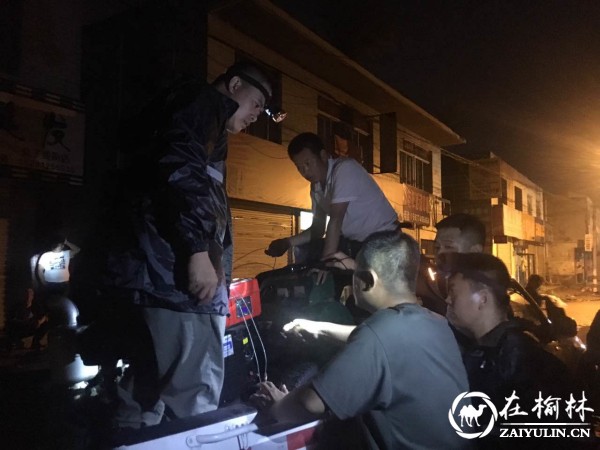 榆阳区鼓楼街道二里半社区全员奔赴在防汛一线