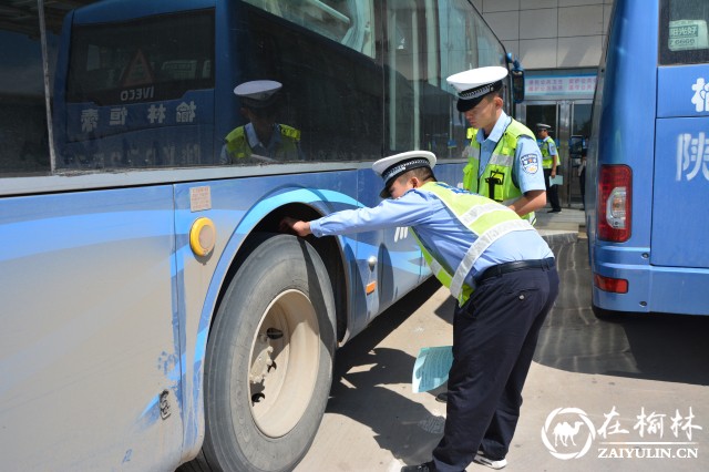 靖边交警围绕“三个不发生”强化客运车辆管控