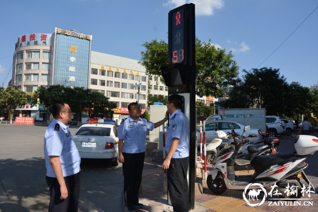 靖边交警大队倾心打造安全顺畅“严管街”