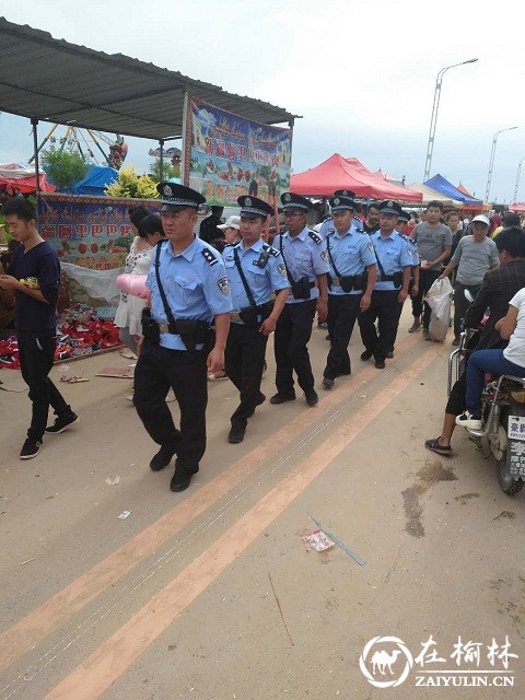 多名小孩&ldquo;七月会&rdquo;走失 靖边民警及时救助