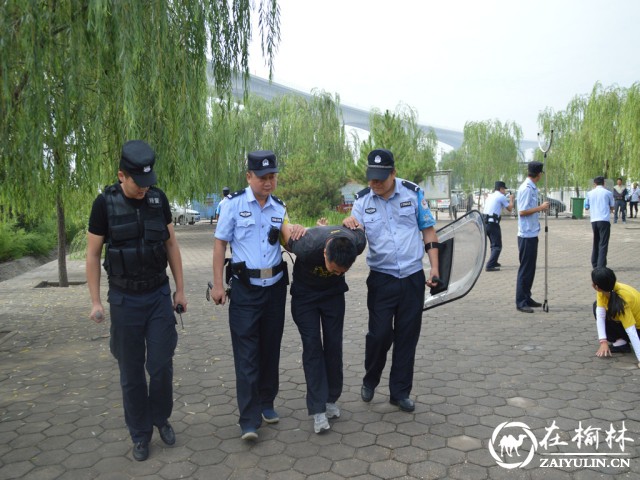  &ldquo;暴恐分子&rdquo;砍伤旅客 神木铁警成功制服