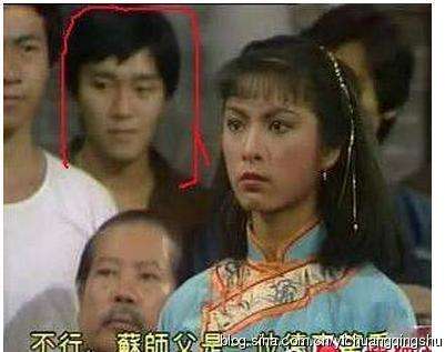 周星驰旧照曝光 星爷为张小娴进军台湾拍摄萌萌哒