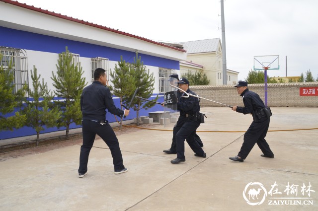 神木铁警：恪尽职守筑防线大漠铁警写忠诚