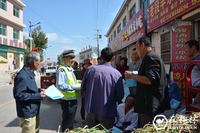 靖边交警邀请陕北说书艺人开展交通安全宣传获点赞