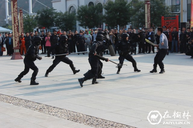 绥德公安反恐处突应急演练上演警匪大片