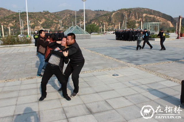 绥德公安反恐处突应急演练上演警匪大片