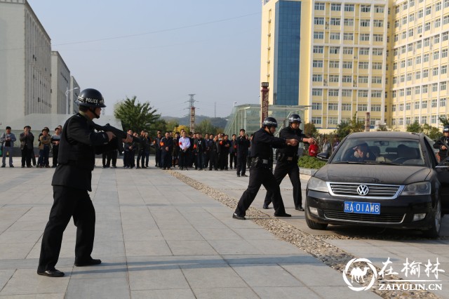 绥德公安反恐处突应急演练上演警匪大片