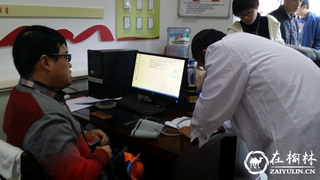 榆阳区长虹路社区组织志愿者参加义务献血