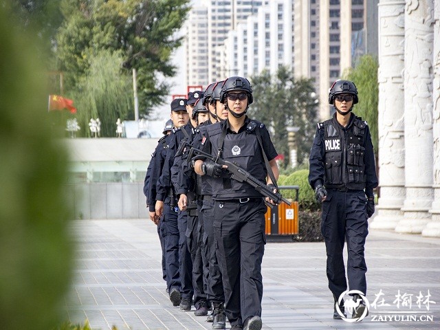 靖边公安巡特警大队全警全力护航十九大