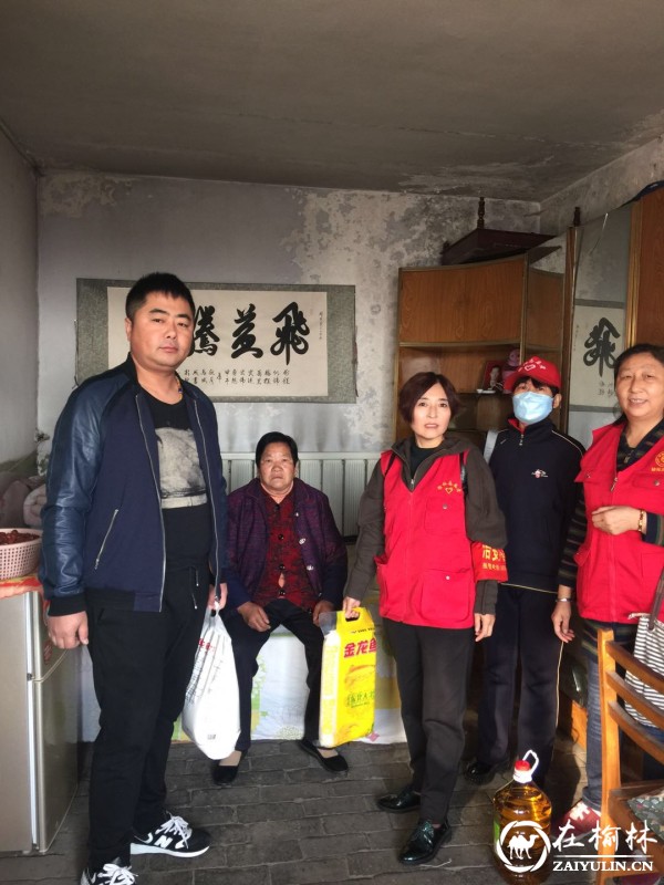 榆阳区金华路社区党员活动日开展“情暖社区 爱满重阳”志愿服务活动
