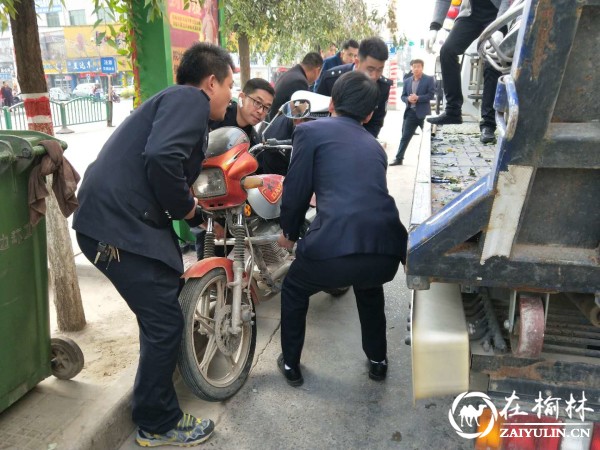 靖边交警联合多部门合力整治城区交通秩序提升城市品味