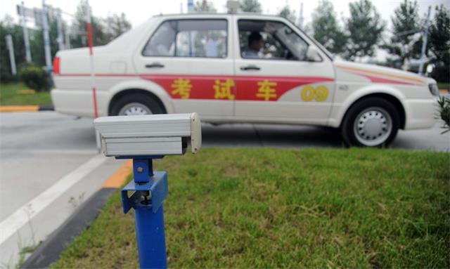 靖边男子自称交警队有亲戚 替人代办驾照1年诈骗8万挥霍