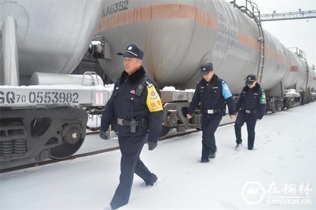 冰雪无情人有情 黄陵铁警抗击冰雪自然灾害纪实