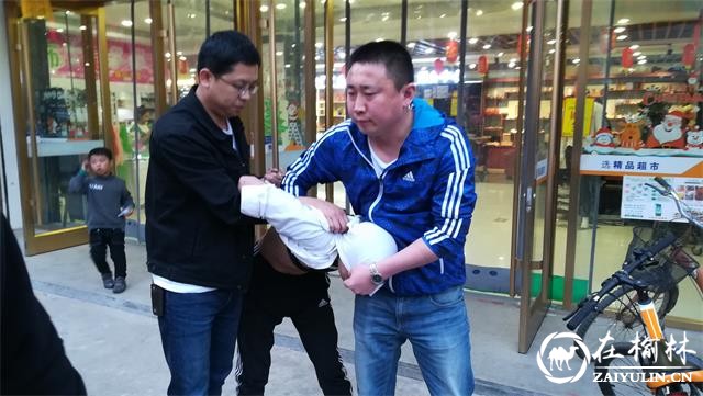 俩疑犯绥德疯狂盗窃20余起被擒