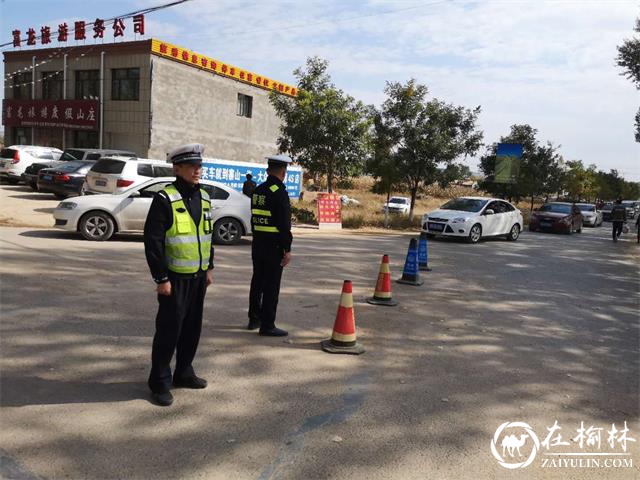 靖边交警圆满完成丹霞地貌景区执勤安保任务