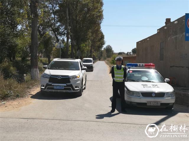 靖边交警圆满完成丹霞地貌景区执勤安保任务