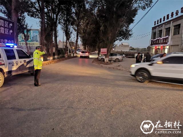 靖边交警圆满完成丹霞地貌景区执勤安保任务