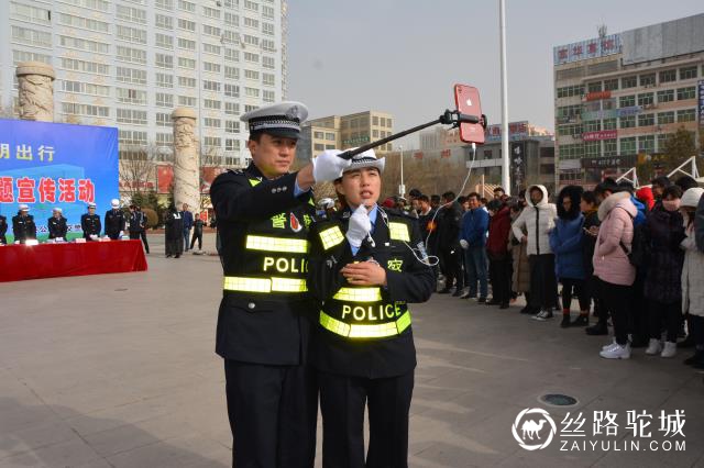 靖边交警八个精彩镜头倡导“小细节关系大安全”理念