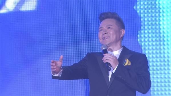 著名歌唱家王宏伟