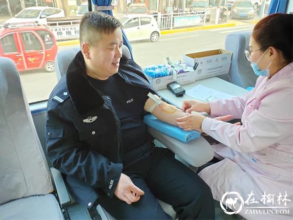 靖边公安局积极组织民警、辅警参加无偿献血活动