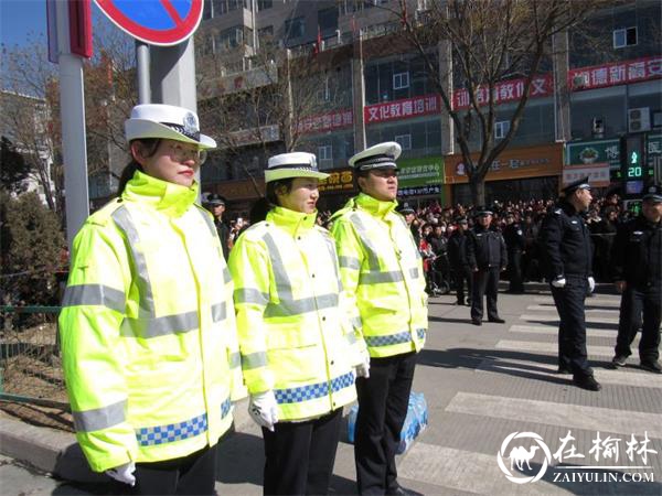 靖边交警大队元宵节出动110名警力为道路交通安全保驾护航