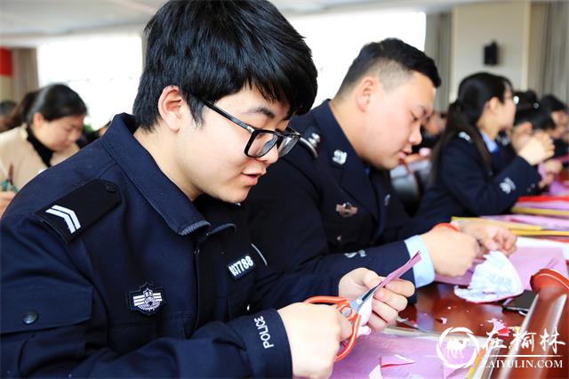 绥德县公安局举行“警营庆三八·剪纸展风采”主题活动